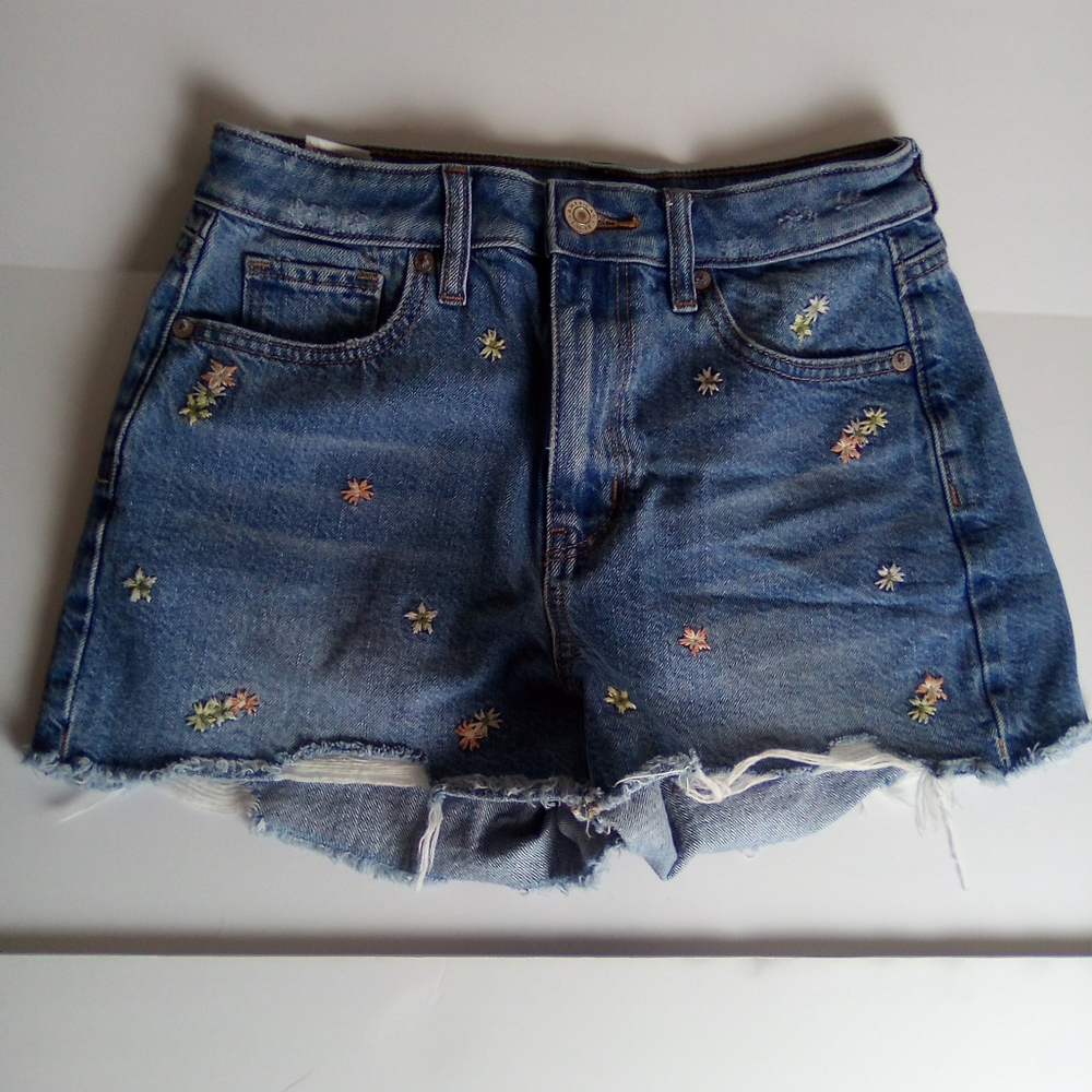 AMERICAN EAGLE Denim Shorts WITH FLOWER DESIGN SIZE 0 - Picture 2 of 7